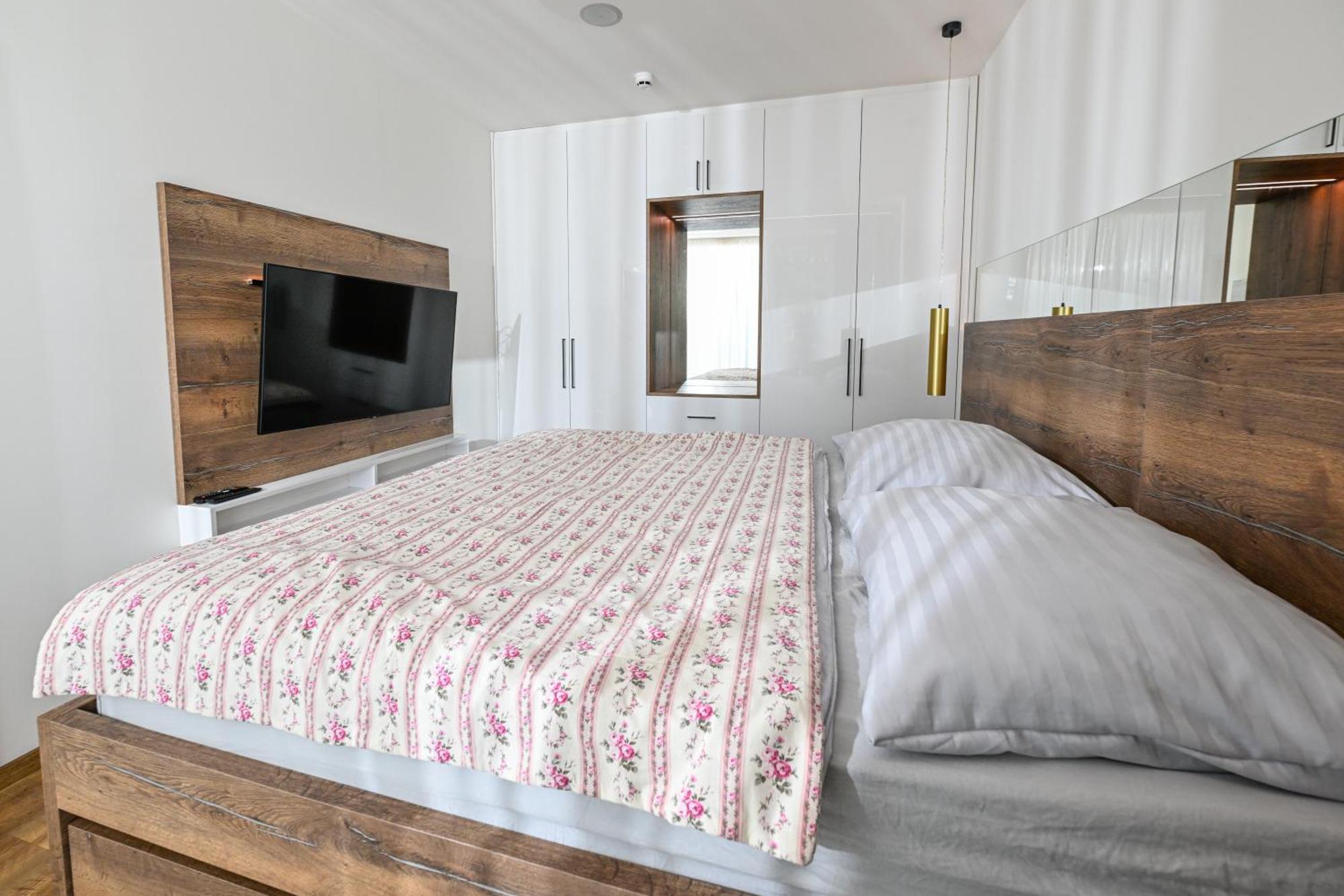 Hotel Ovruc - Rodinny Apartman 111 Štrbské Pleso Kültér fotó